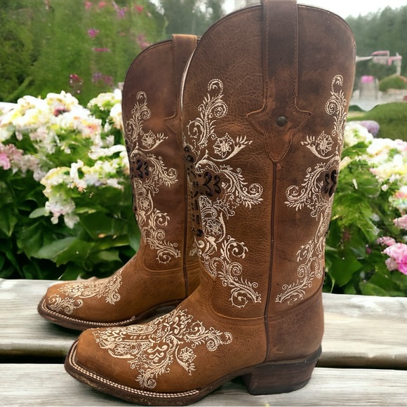 Dusty Rocker Boots - Picture 7 of 12